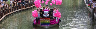 La historia del Desfile del Orgullo por los canales de Ámsterdam
