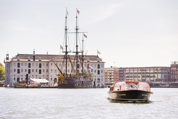cruise at maritime museum