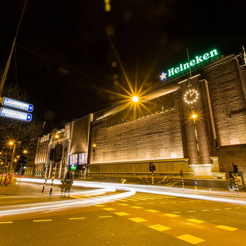 Combi Heineken Experience entrance by night