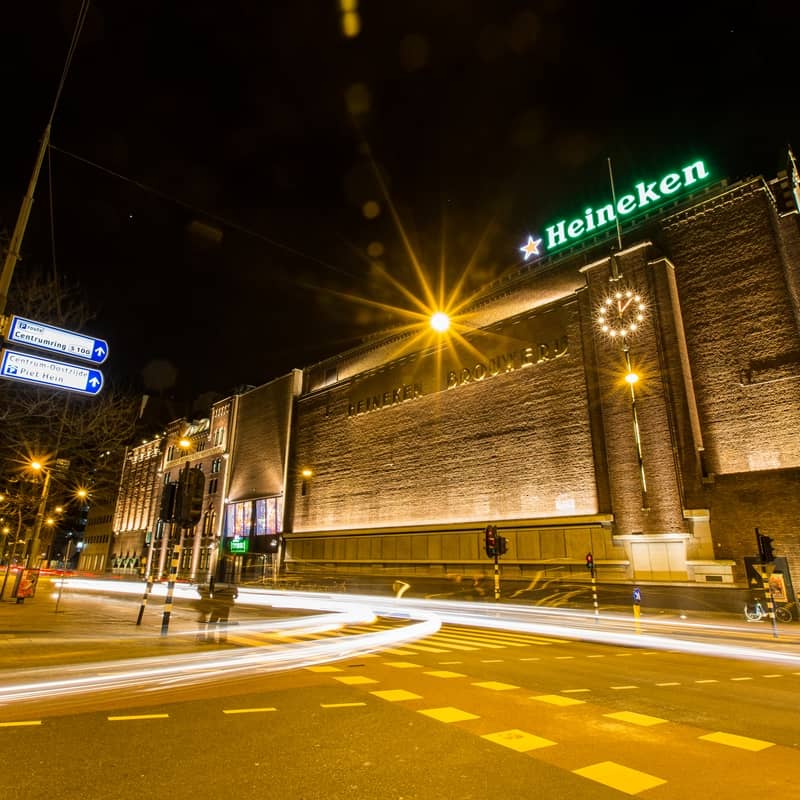 Combi Heineken Experience entrance by night
